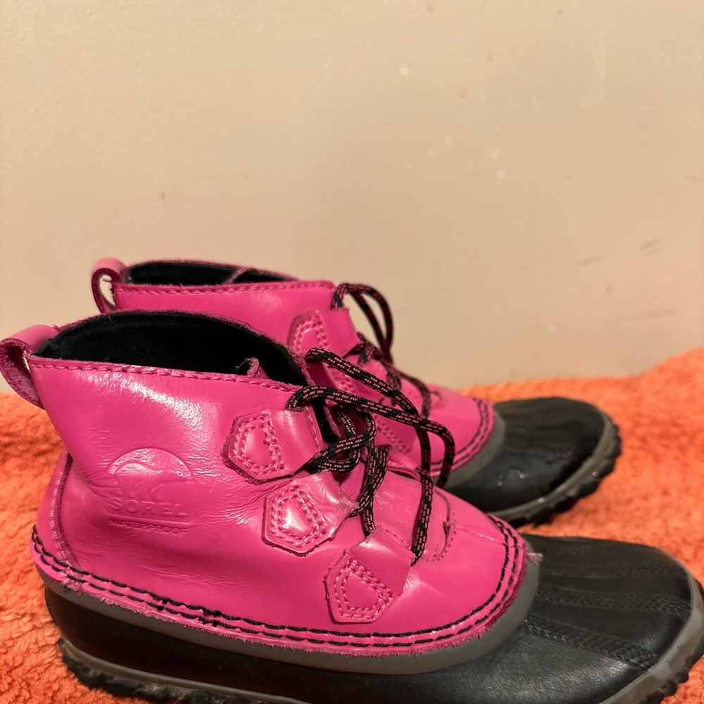 Youth Sorel duck boots - size 1.  In great shape and barely used.